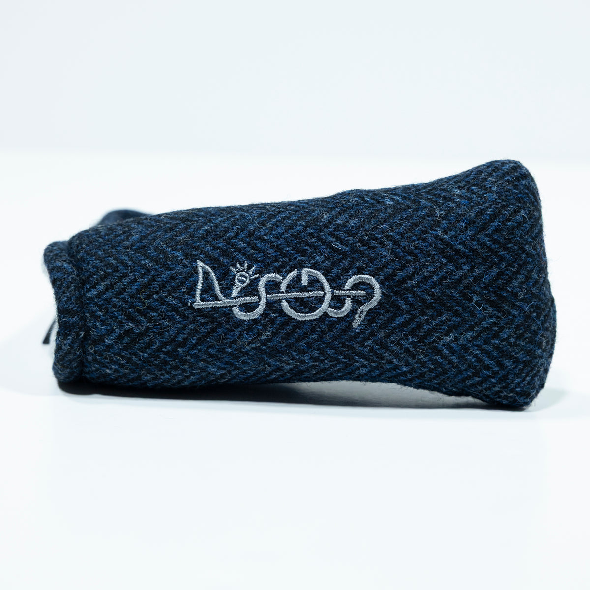 The Shotgun Start & Seamus Navy Tweed Putter Cover - Blade
