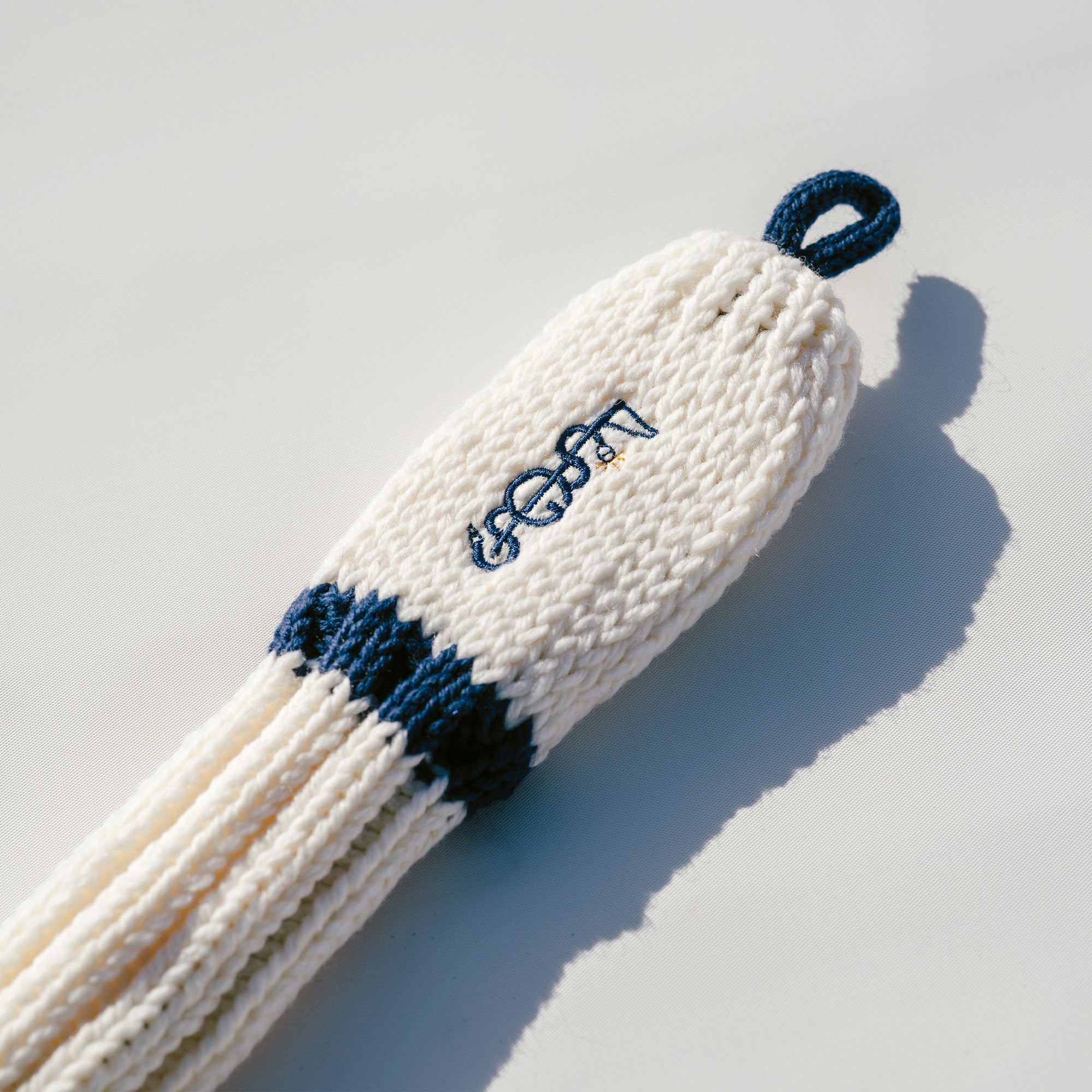 The Shotgun Start Script White Knit Headcover - Hybrid