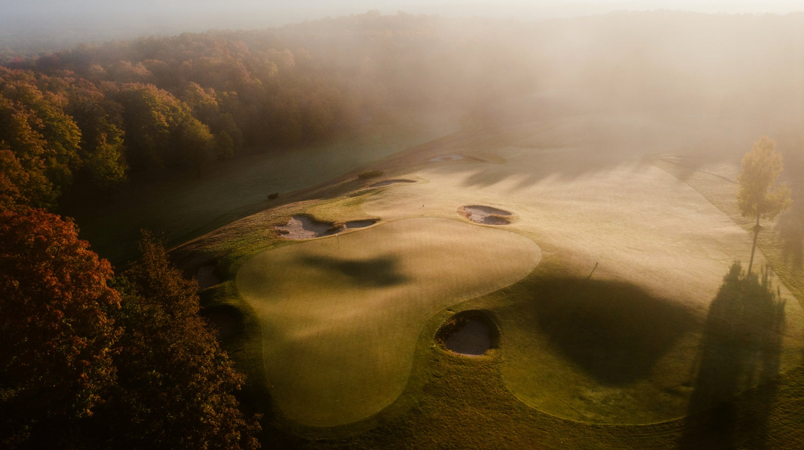 Kingsley Club - No. 13 Green & Fog